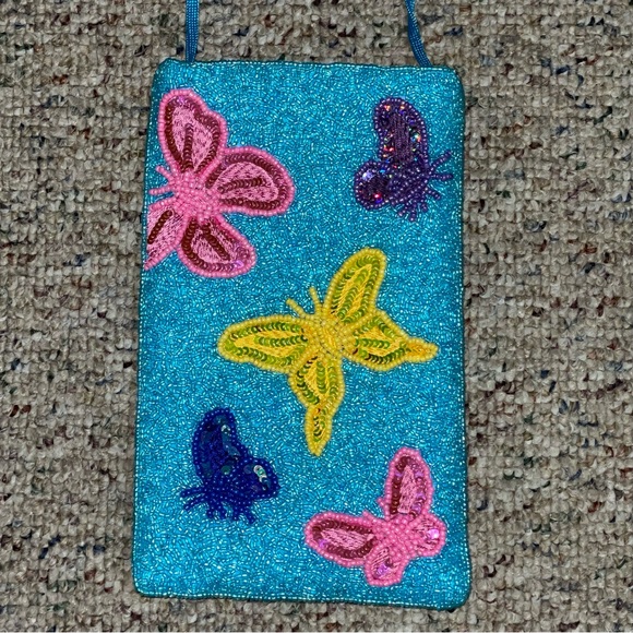 NWOT Bamboo Trading Company Turquoise Blue Butterfly Beaded Bag For Cell Phone - Picture 2 of 7